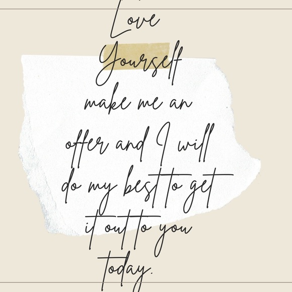 Meet your Posher, HI! I’m Meg - Picture 2 of 12